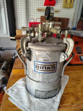 Dvd-d555 Binks Paint Pot 2.8 Gallon Exc Condition