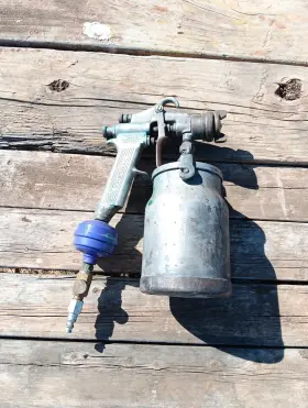 301945 Devilbiss Paint Gun Tool Type Mbc With Pot Genuine G.u.c. Operational