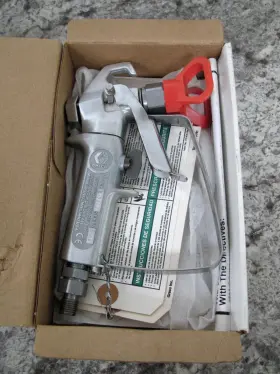 217593 Graco New Contractor Airless Paint Sprayer / Spray Gun Free Shipping
