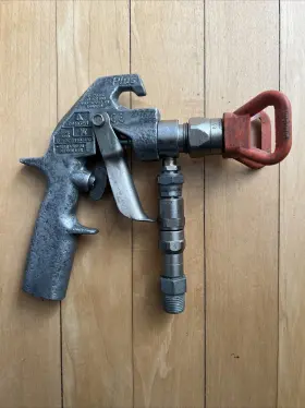 237891 Graco 235459 Silver Plus Airless Spray Gun In Good Working Condition