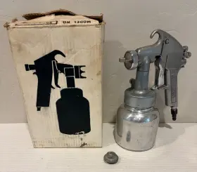 15713-048 Sears Air Paint Sprayer Gun With Tank And 2 Tips Model 15713 048 Very Good In Box