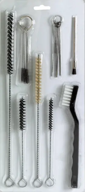 550962 Titan 17 Piece Cleaning Kit
