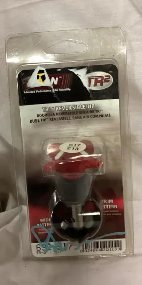 692-517 Titan New Sealed Tr2 Reversible Spray Tip Painting Gun