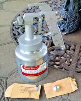 312-a W. R. Brown Corporation Speedy Sprayer E Corp 3 Way Spray Paint Gun No 312 Model 312- 2 Nozzles