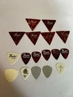 Guitar Picks Group Thin,fender Medium, Jim Dunlop Boy Cross Used. Price: $20.00.